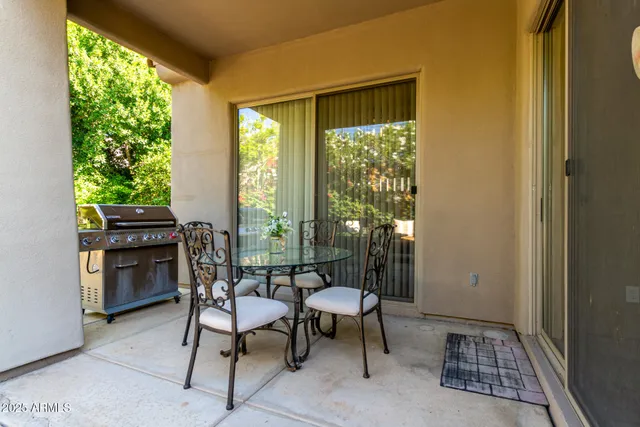 a view of a livingroom with furniture