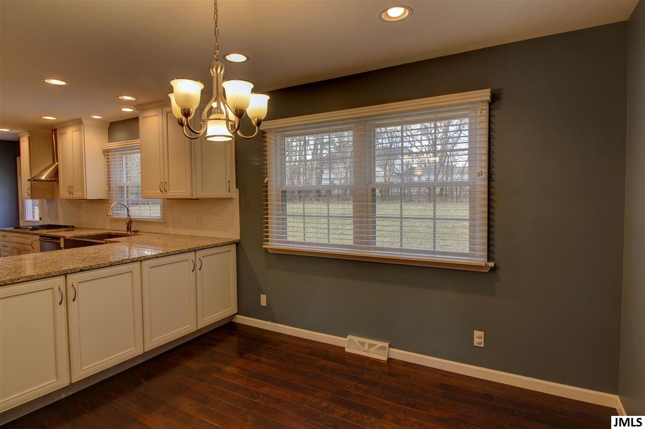 1724 Maybrook Road Jackson, MI 49203 - Photo 8 of 36 Photo 8