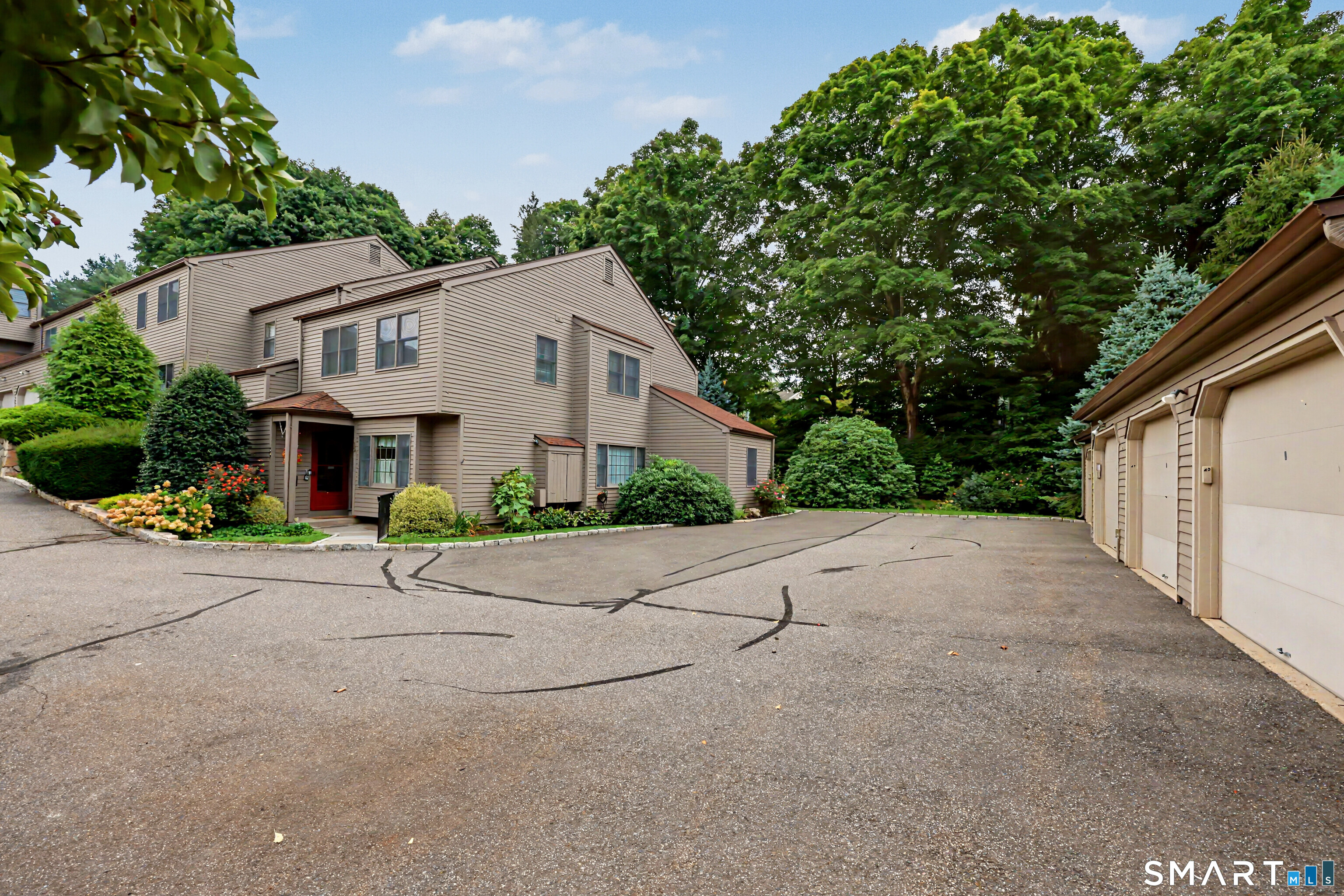 39 Lambert Common, Unit 39 Wilton, CT 06897 - Photo 3 of 35 Gallery Image 3