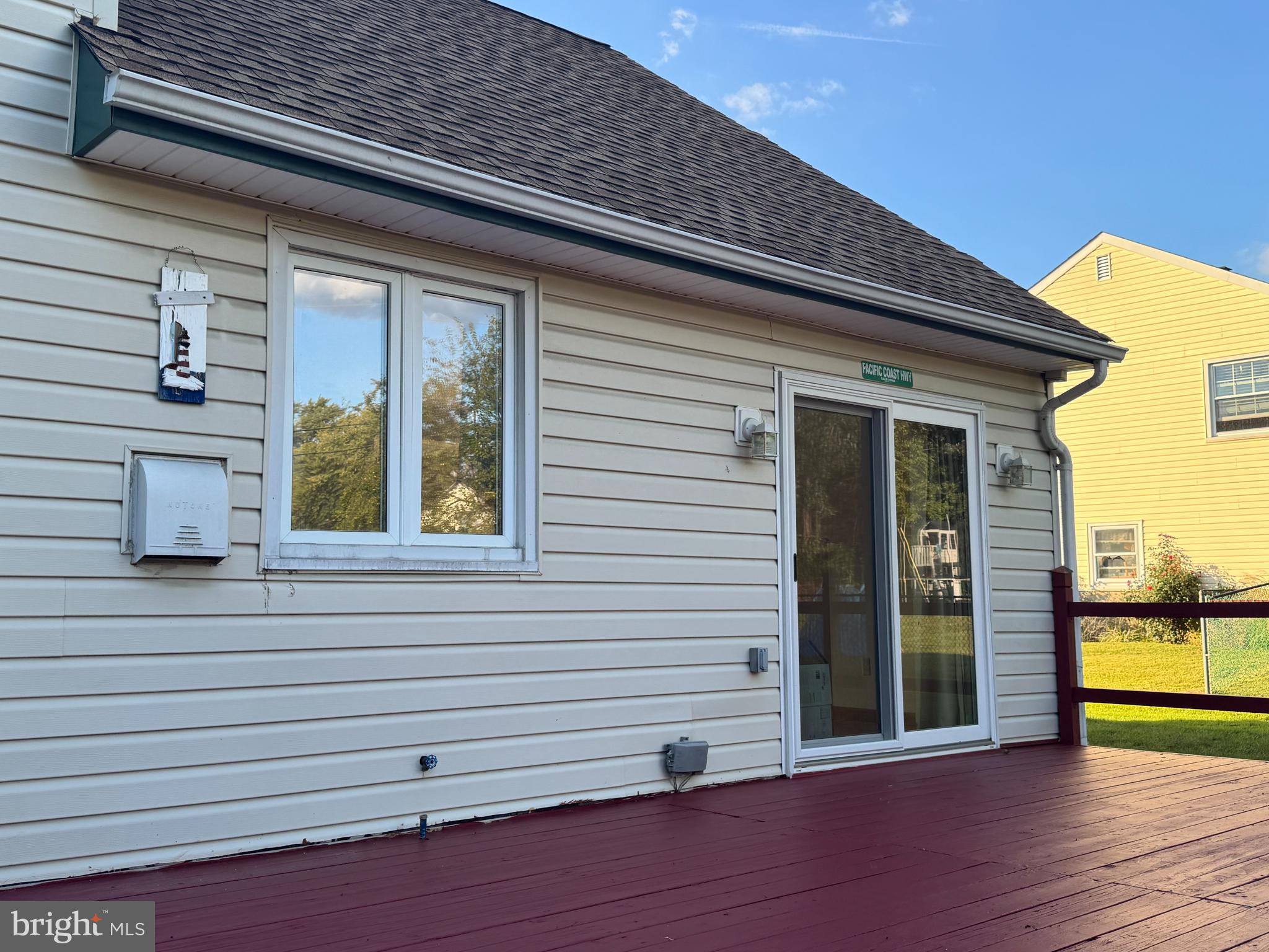 18 Cobblestone Lane Aston, PA 19014 - Photo 14 of 36 DR to Deck