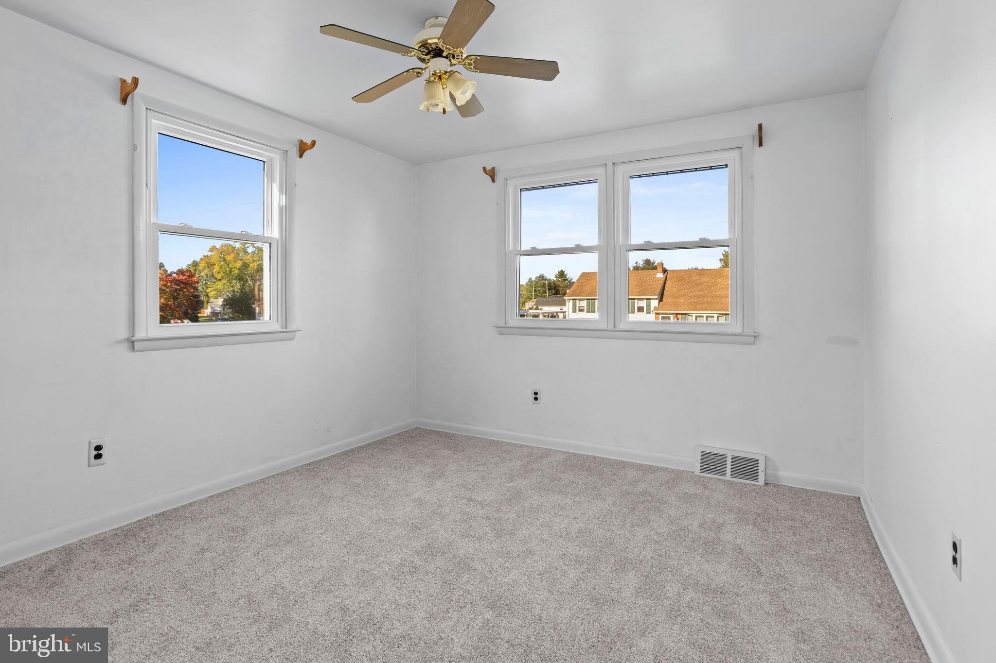 18 Cobblestone Lane Aston, PA 19014 - Photo 28 of 36 Extra Bedroom