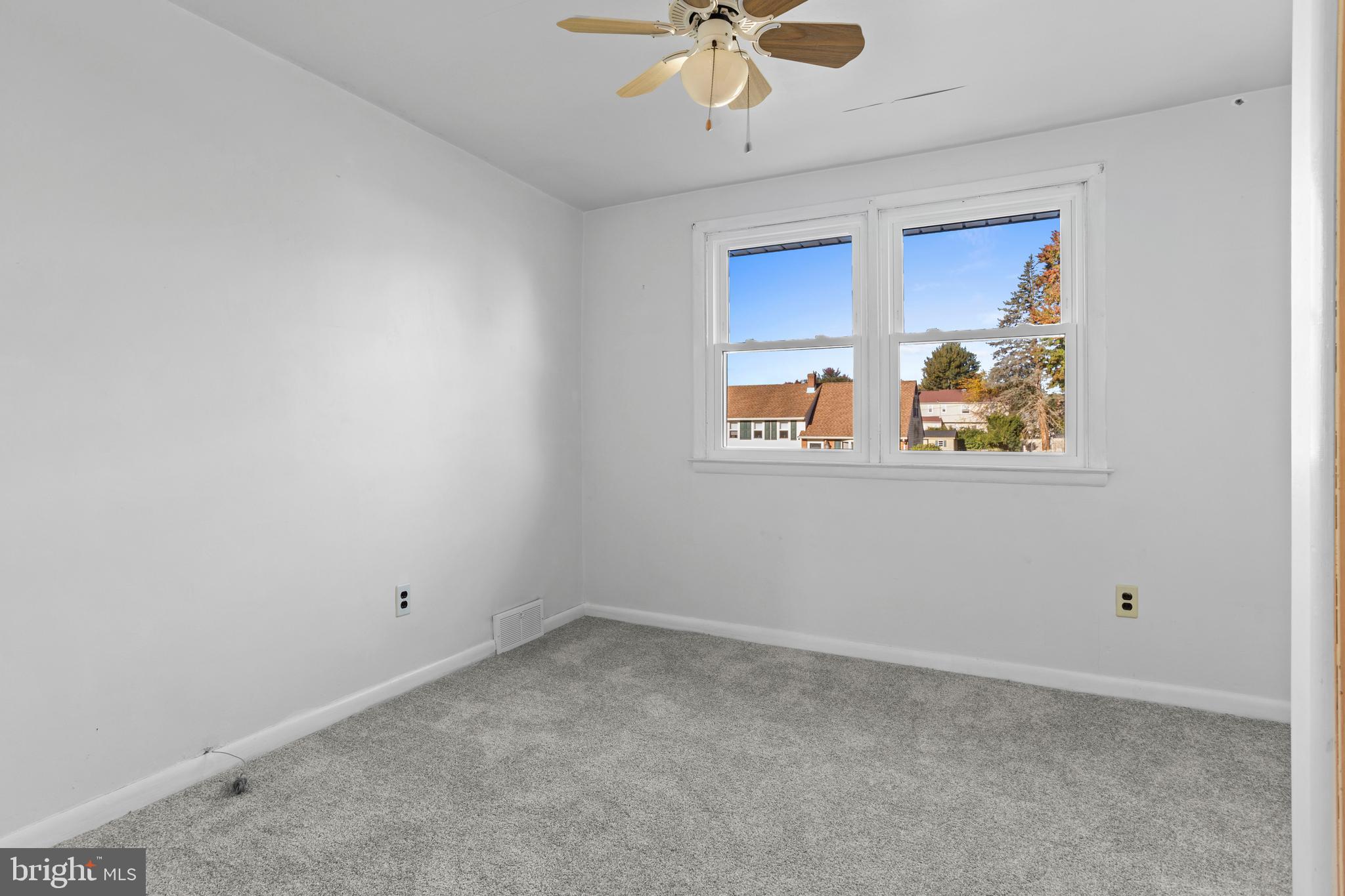 18 Cobblestone Lane Aston, PA 19014 - Photo 30 of 36 Extra Bedroom