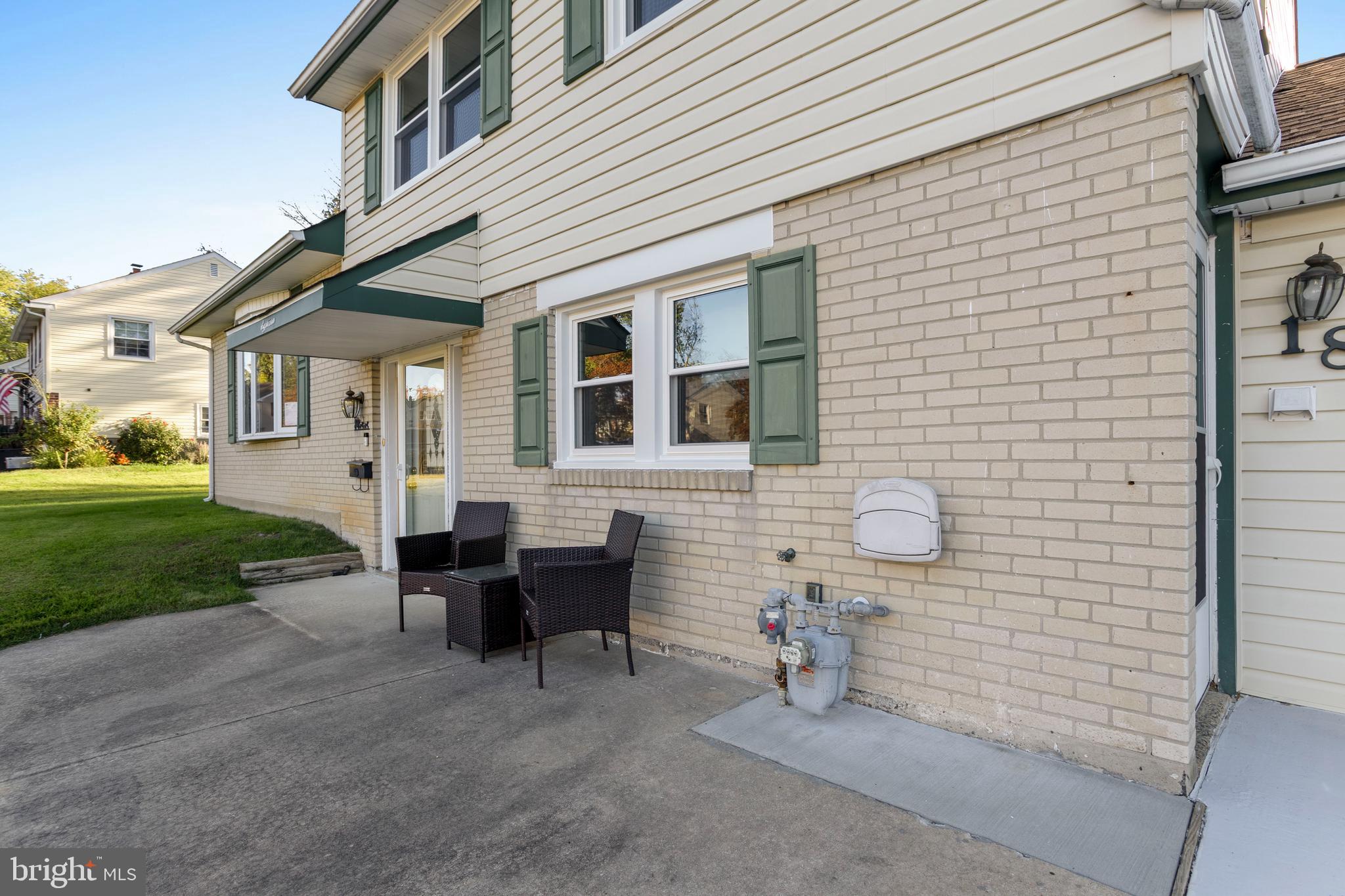 18 Cobblestone Lane Aston, PA 19014 - Photo 36 of 36 Front Patio