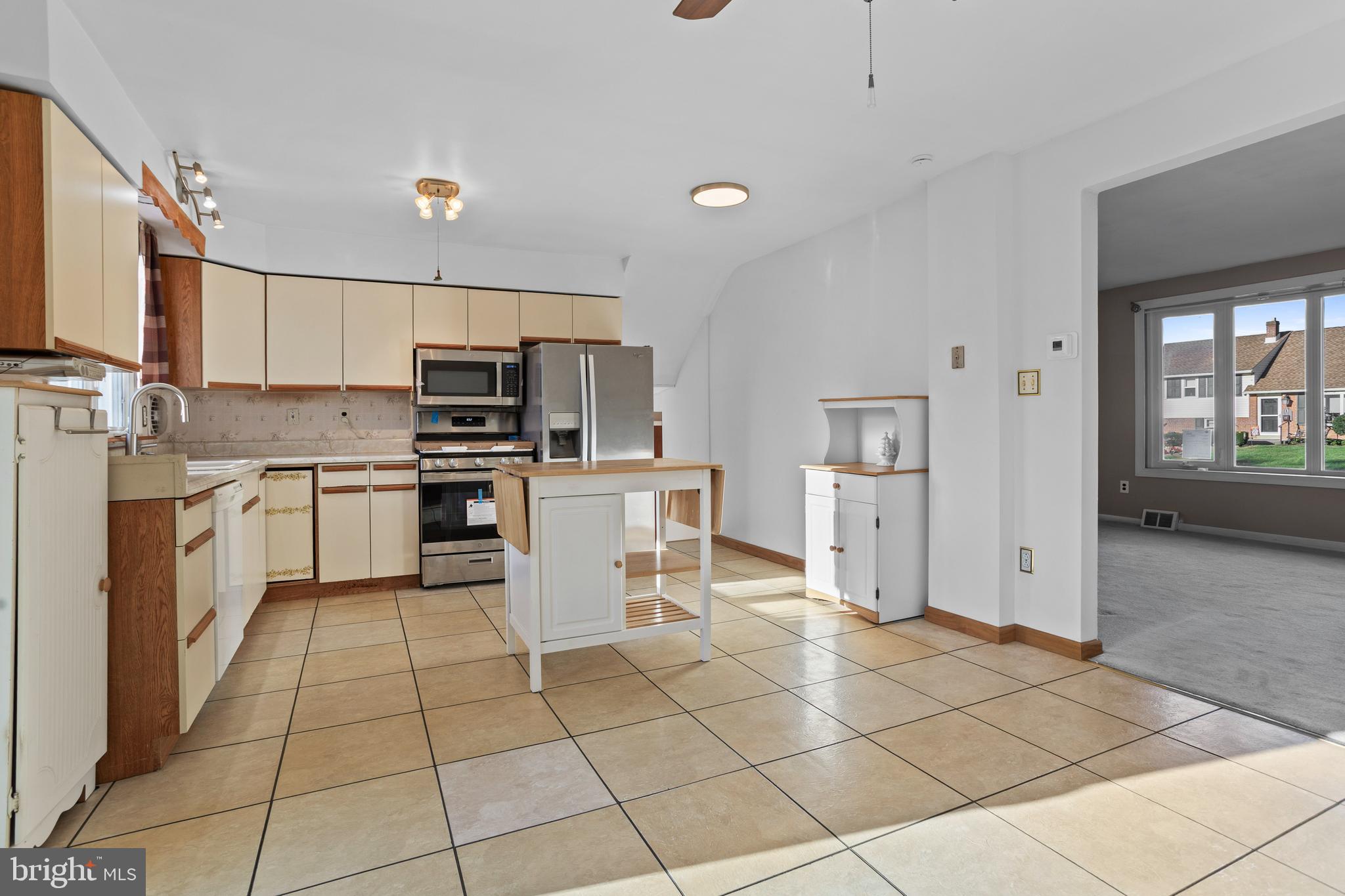 18 Cobblestone Lane Aston, PA 19014 - Photo 8 of 36 Kitchen