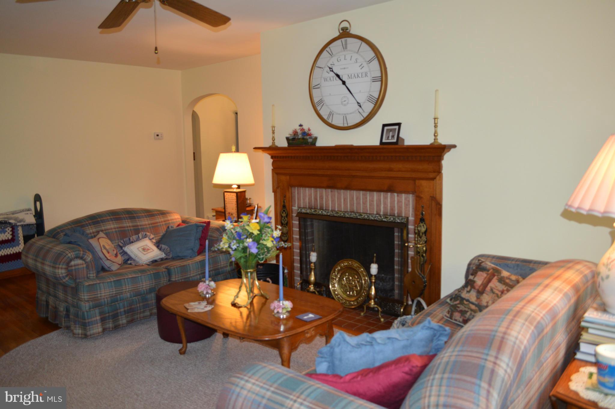 6394 Neavitt Manor Road Neavitt, MD 21652 - Photo 2 of 16 Living Room