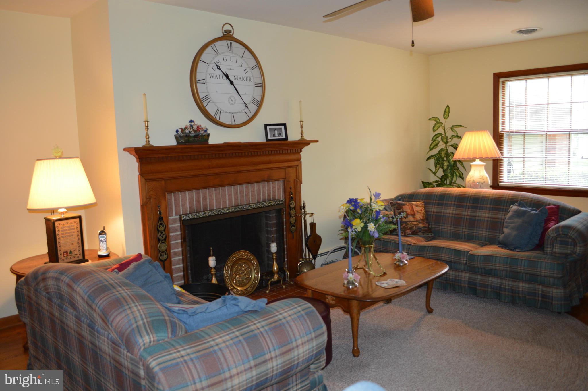 6394 Neavitt Manor Road Neavitt, MD 21652 - Photo 3 of 16 Living Room