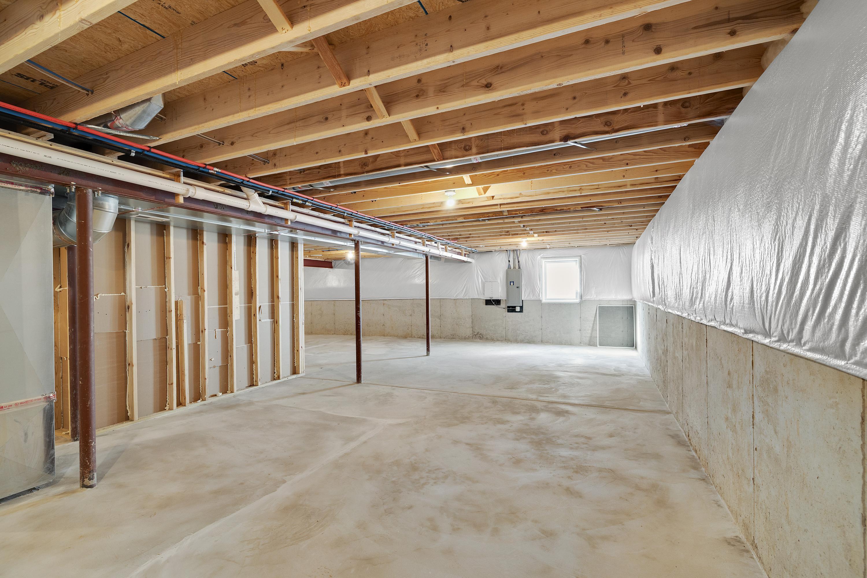 3980 Riverwood Road Valparaiso, IN 46385 - Photo 27 of 28 a view of an empty room