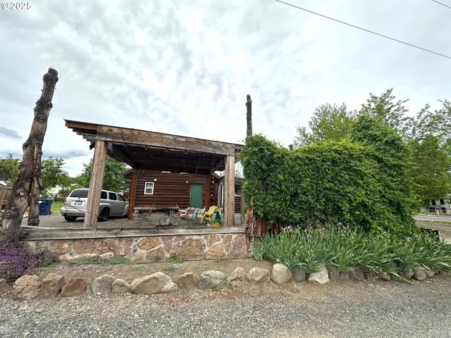 $294,000 | 150 School House Drive, Dayville, OR 97825
