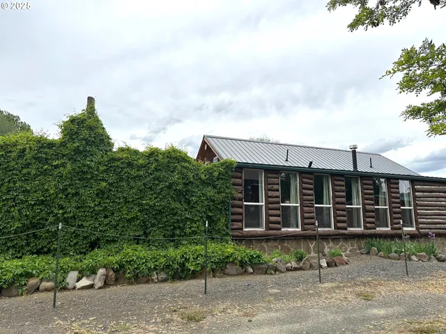 $294,000 | 150 School House Drive, Dayville, OR 97825