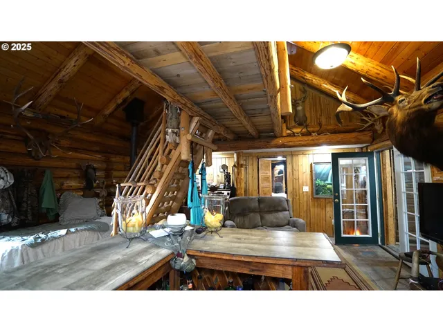 $294,000 | 150 School House Drive, Dayville, OR 97825