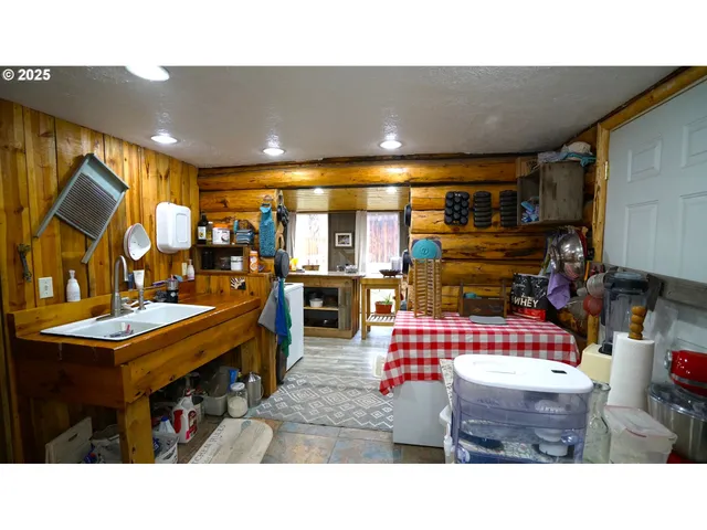 $294,000 | 150 School House Drive, Dayville, OR 97825