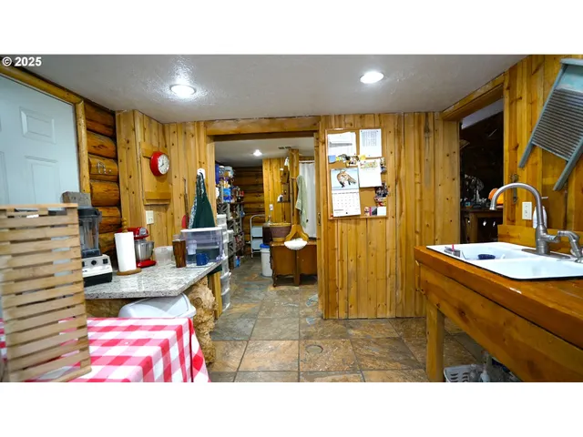 $294,000 | 150 School House Drive, Dayville, OR 97825