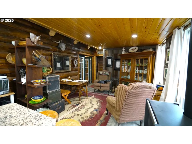 $294,000 | 150 School House Drive, Dayville, OR 97825