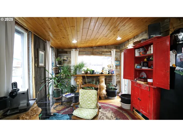 $294,000 | 150 School House Drive, Dayville, OR 97825