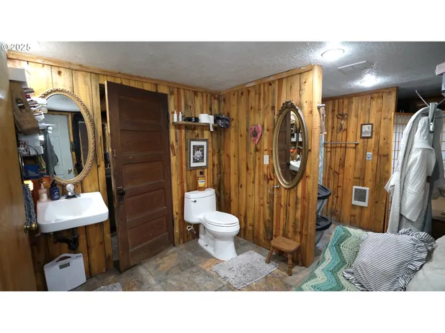 $294,000 | 150 School House Drive, Dayville, OR 97825