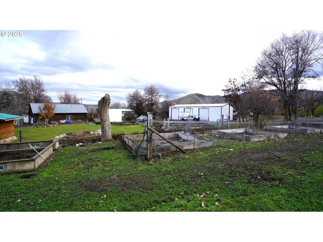 $294,000 | 150 School House Drive, Dayville, OR 97825