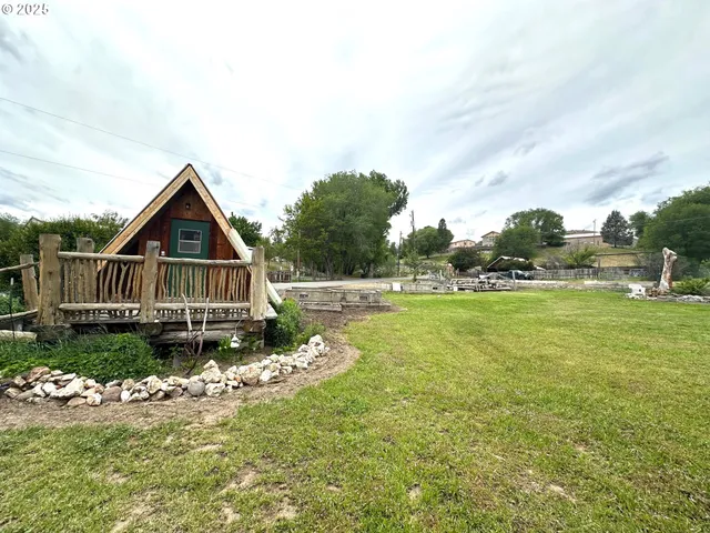 $294,000 | 150 School House Drive, Dayville, OR 97825