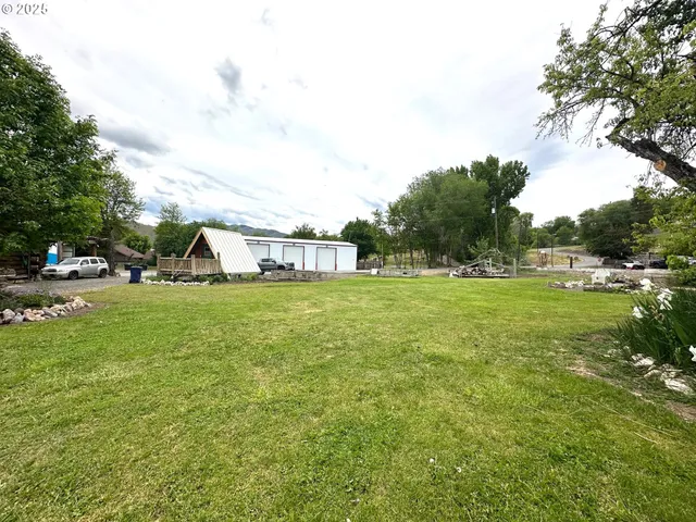 $294,000 | 150 School House Drive, Dayville, OR 97825