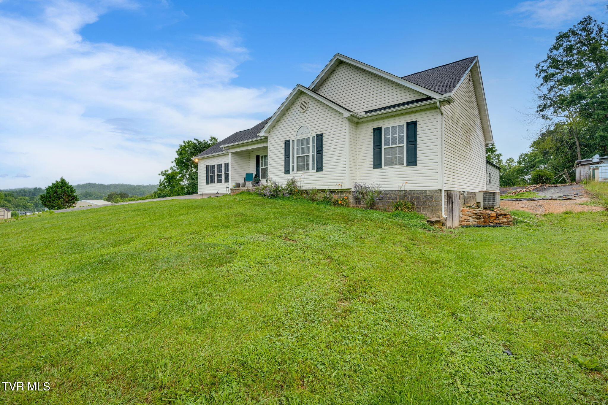 482 Kite Road Rogersville, TN 37857 - Photo 3 of 30 003