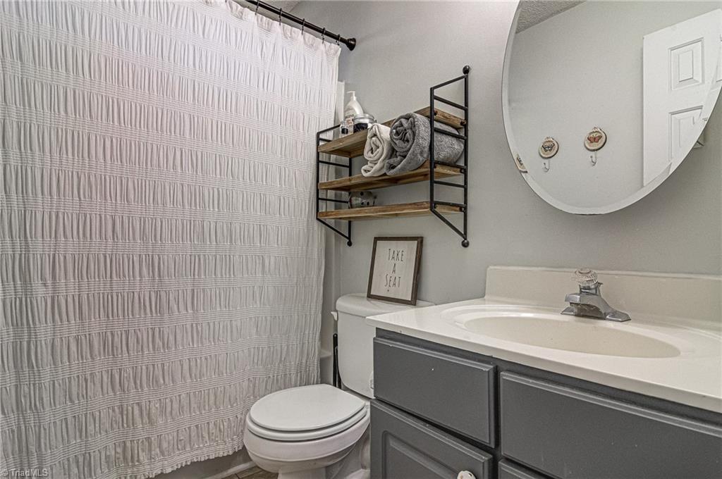 3323 Timberwolf Avenue High Point, NC 27265 - Photo 26 of 33 Gallery Image 26