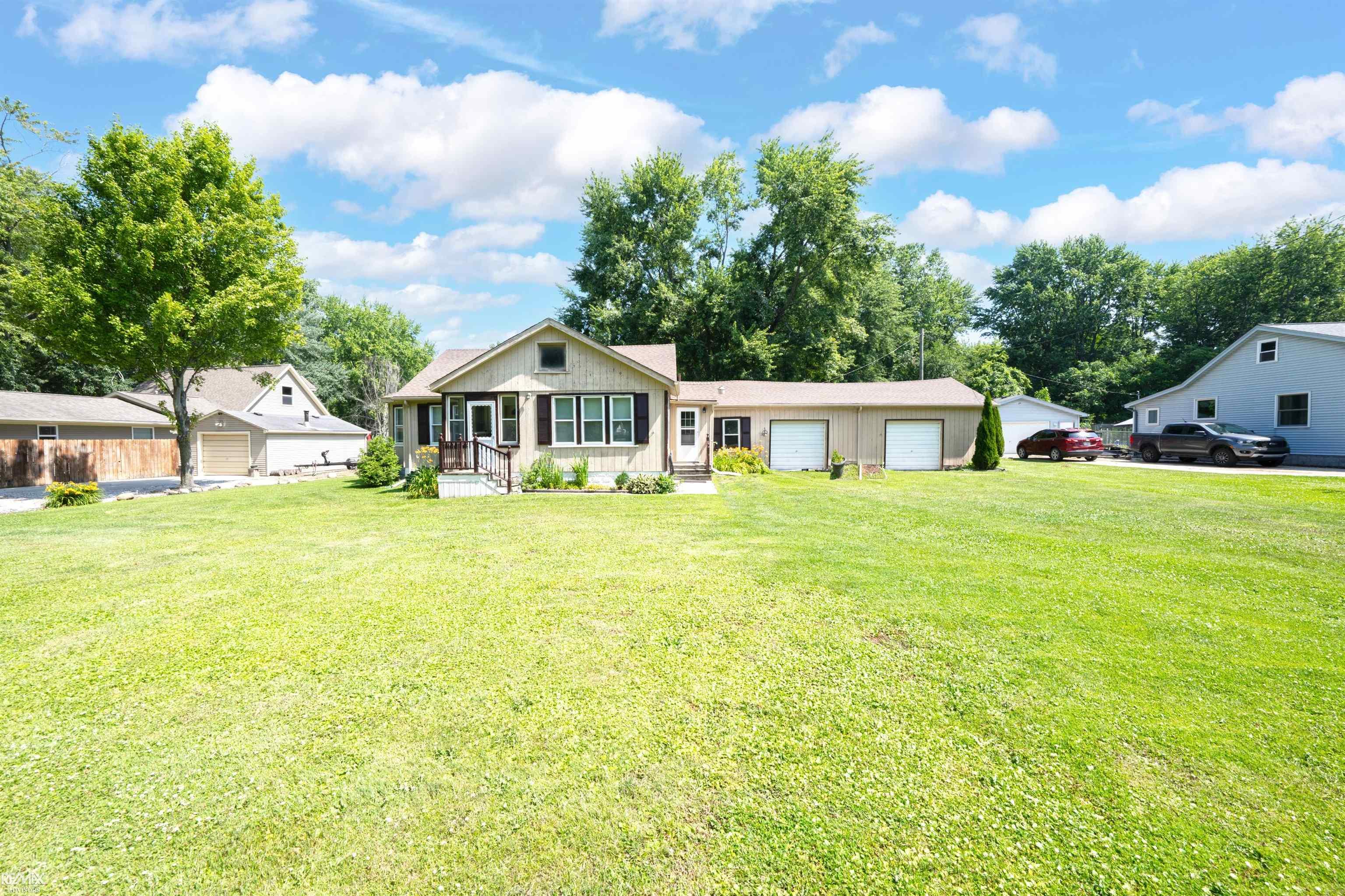 4460 Taft Road Algonac, MI 48001 - Photo 4 of 28 50213615-77a24b63-2348-4d86-81f7-65aed7c93bc2.JPG