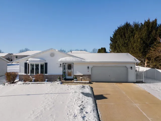 $435,000 | 1127 Arthur Drive, Milton, WI 53563