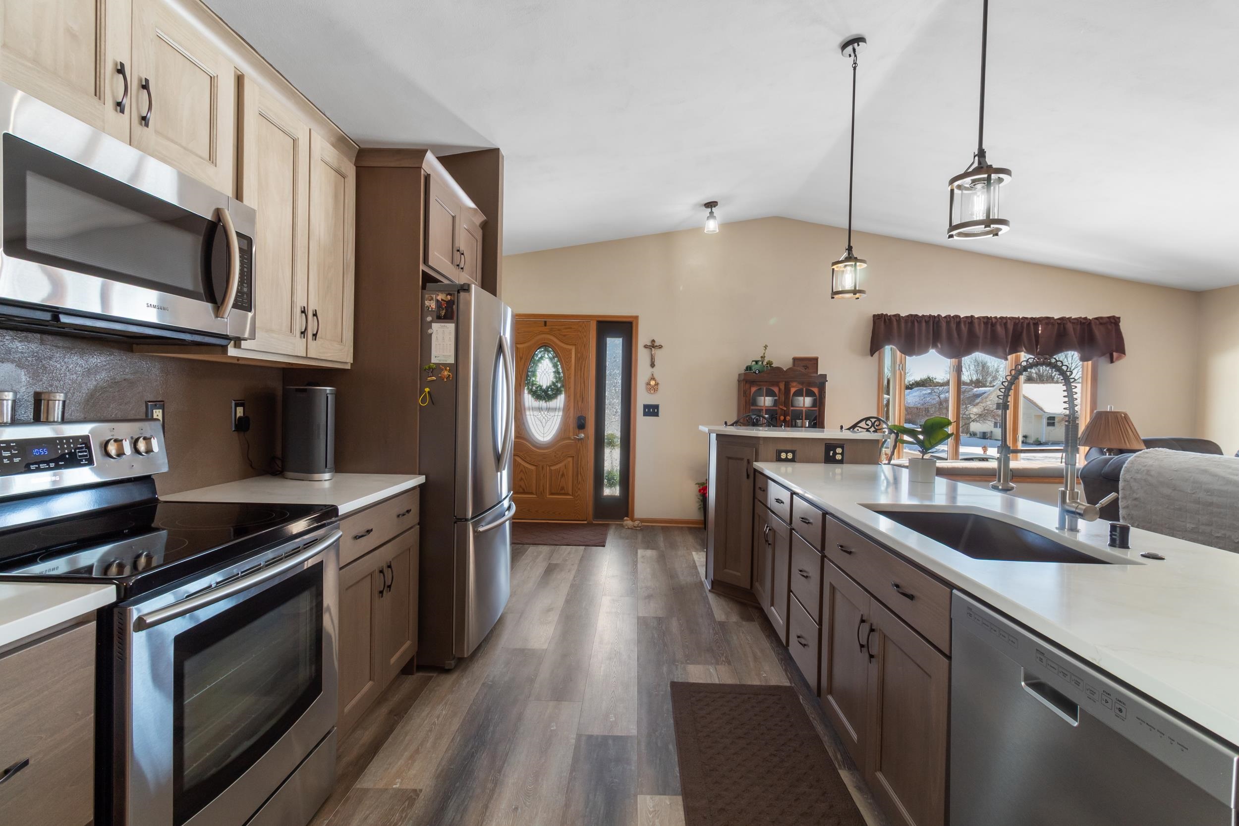 1127 Arthur Drive Milton, WI 53563 - Photo 6 of 36