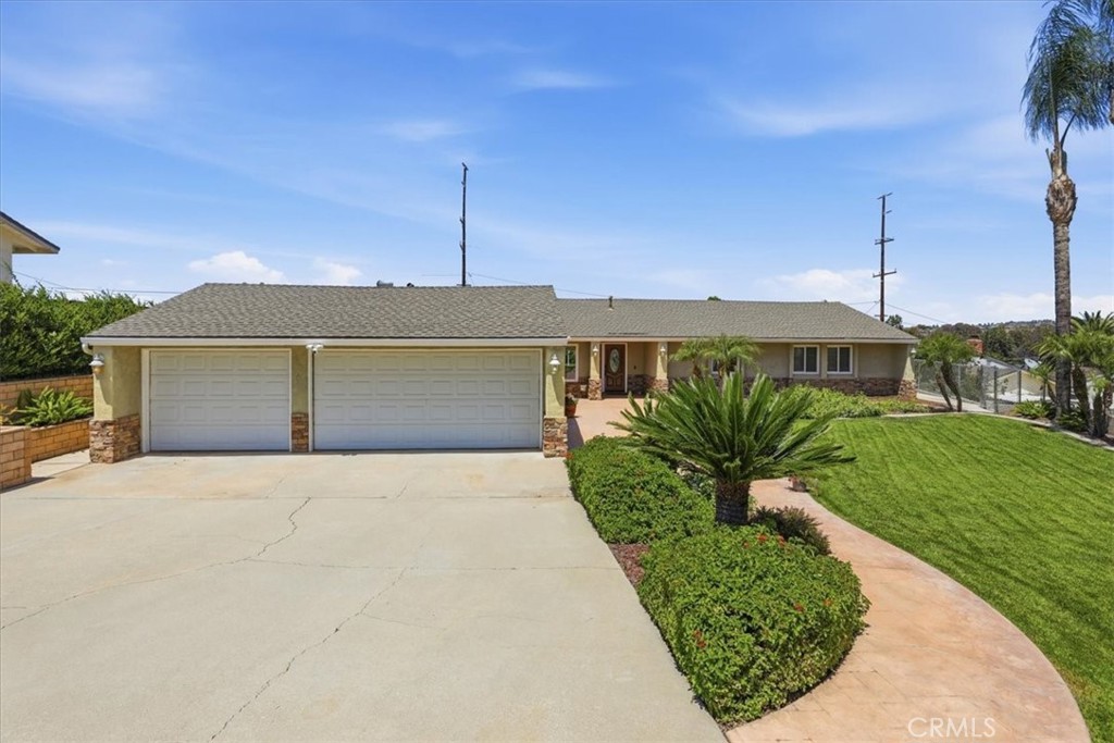 16540 Wagon Wheel Drive Riverside, CA 92506 - Photo 3 of 57