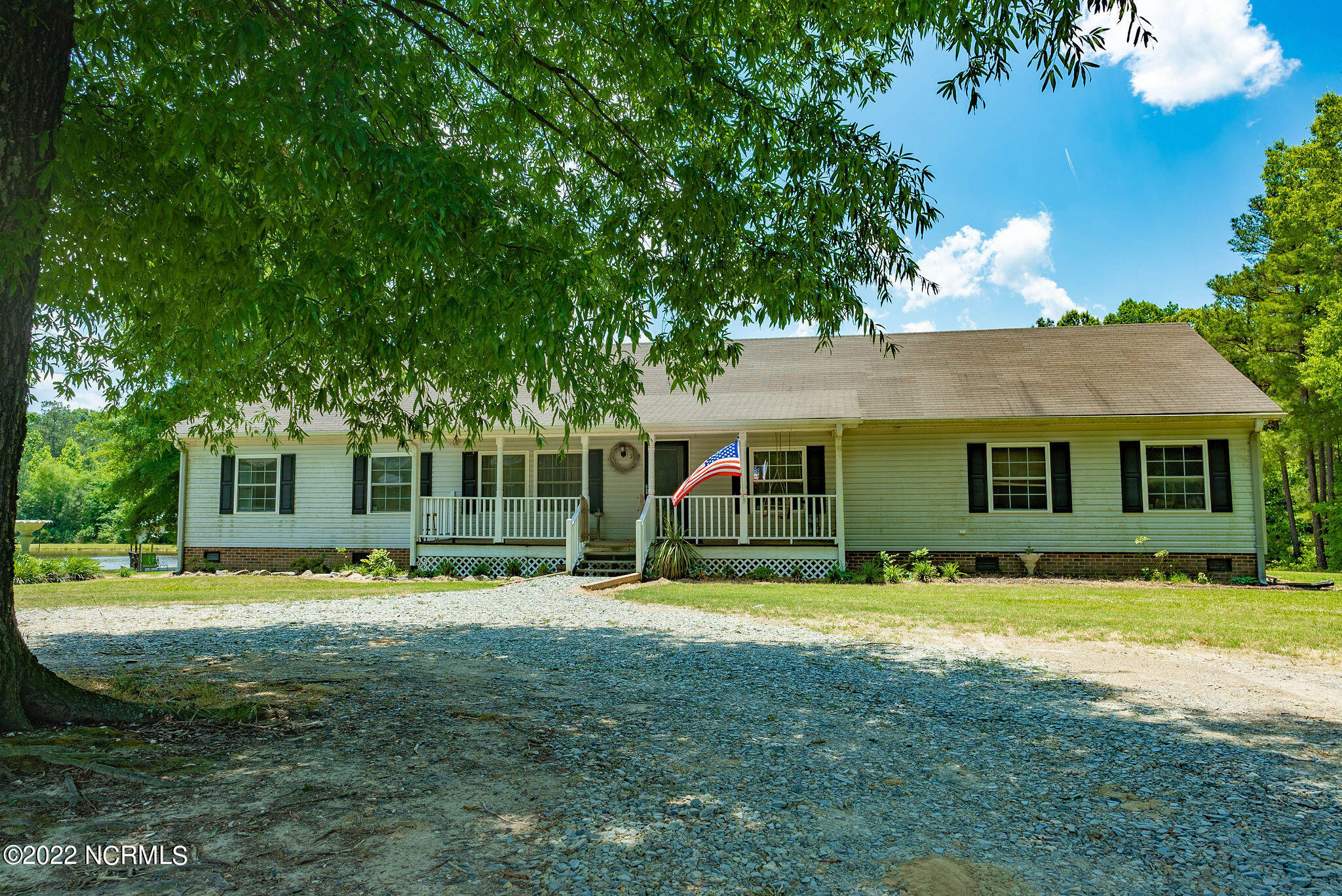 295 Kennedy Road Eagle Springs, NC 27242 - Photo 3 of 44 MOC01934