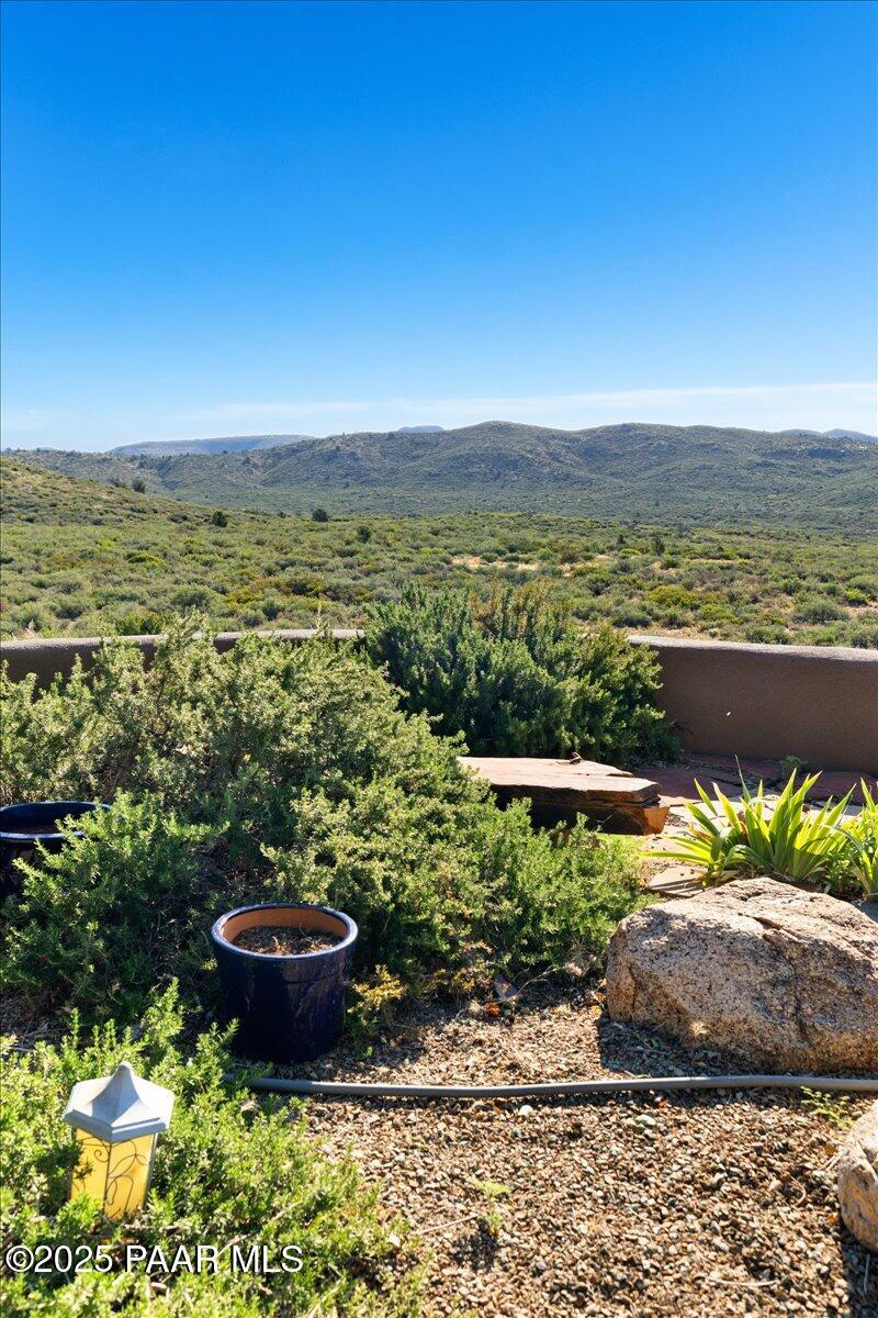 18300 Peacemaker Drive Dewey, AZ 86327 - Photo 18 of 47 a view of a ocean from a city