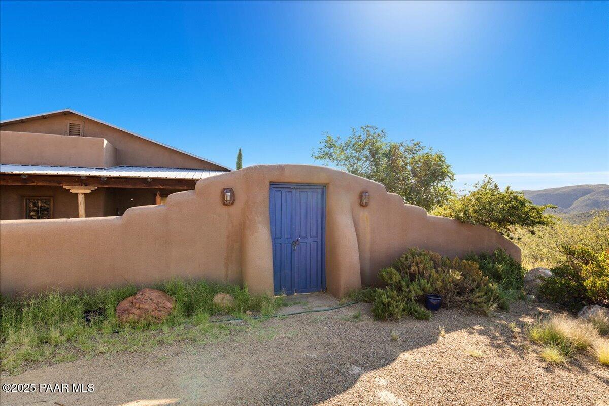 18300 Peacemaker Drive Dewey, AZ 86327 - Photo 3 of 47 01-L7A7736