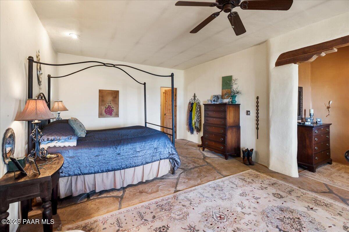 18300 Peacemaker Drive Dewey, AZ 86327 - Photo 38 of 47 33-Primary Suite