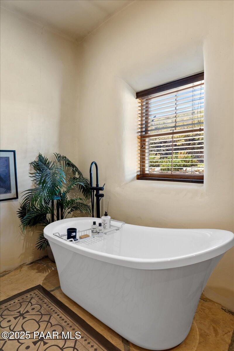 18300 Peacemaker Drive Dewey, AZ 86327 - Photo 40 of 47 35-Primary Suite