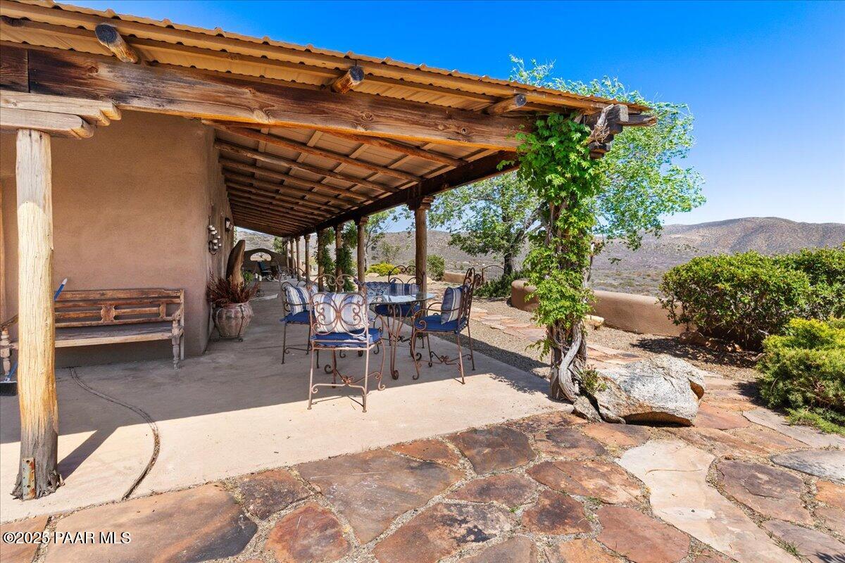 18300 Peacemaker Drive Dewey, AZ 86327 - Photo 6 of 47 06-Patio