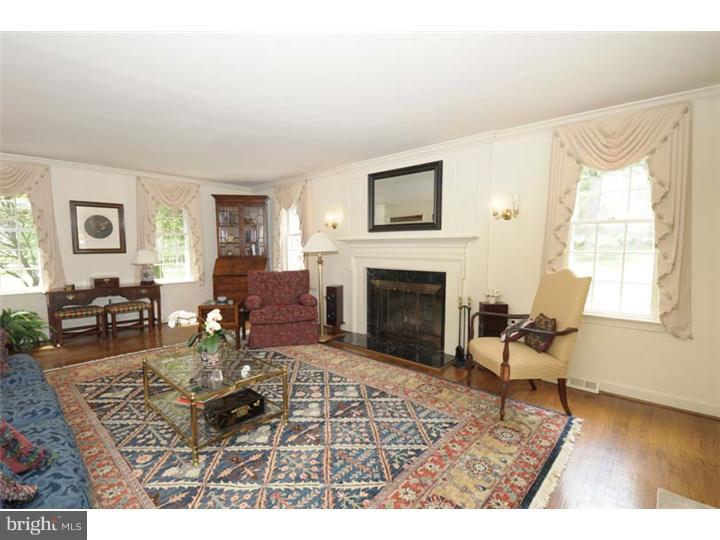 417 Leopard Road Berwyn, PA 19312 - Photo 6 of 25 Living Room