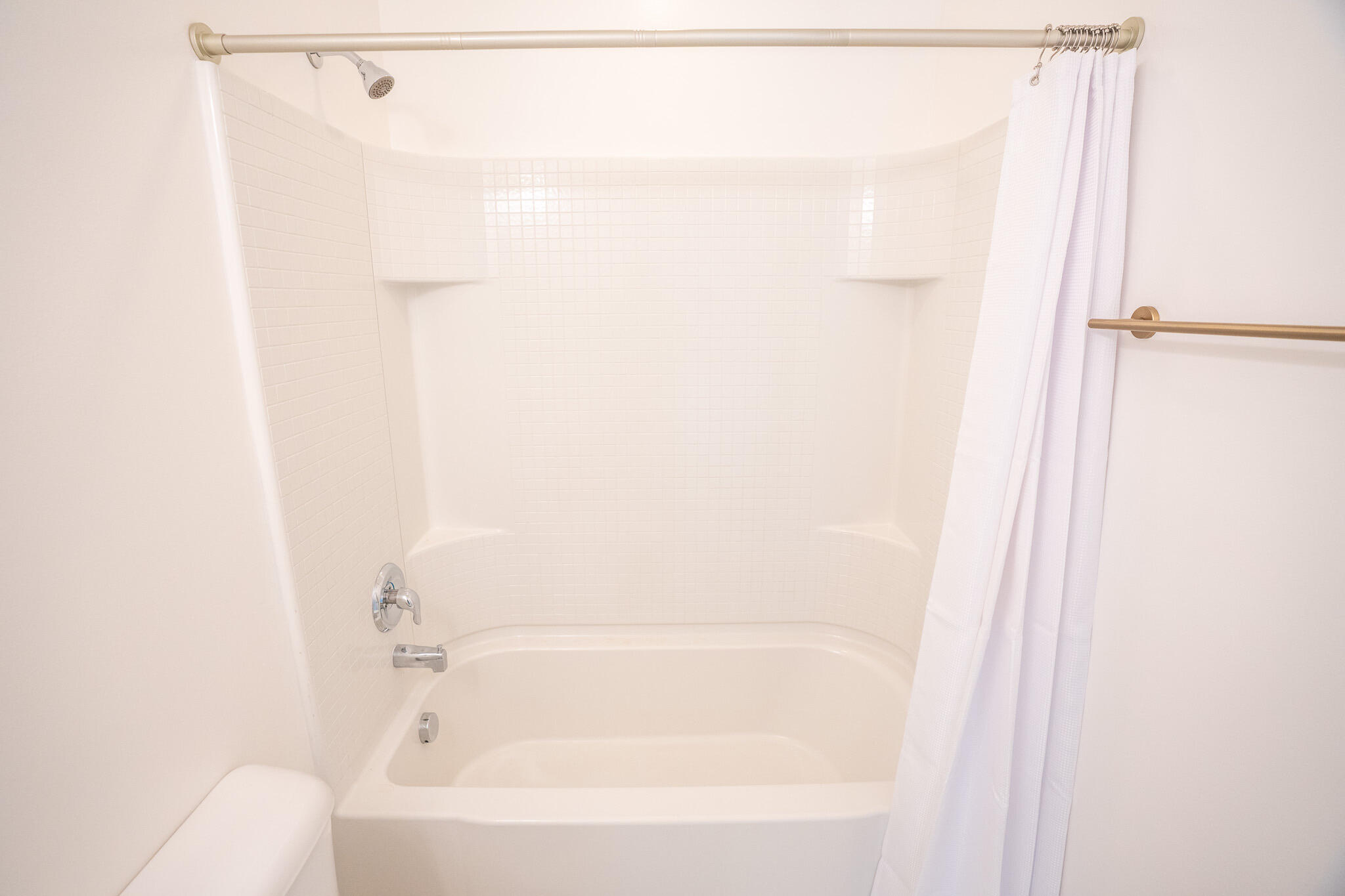 243 Cameron Street Summerville, SC 29486 - Photo 14 of 46 BATH/SHOWER COMBO