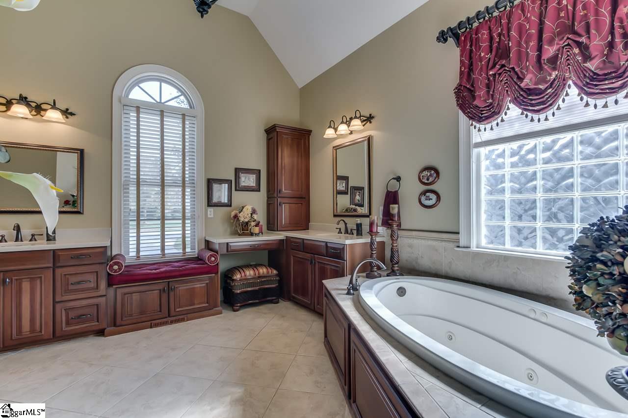 605 Foxcroft Road Greenville, SC 29615 - Photo 17 of 35 Gallery Image 17