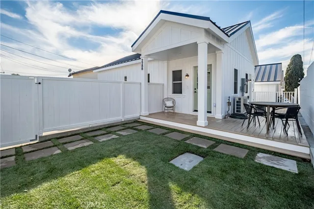 $1,475,000 | 228 B Arena Street, Unit B, El Segundo, CA 90245