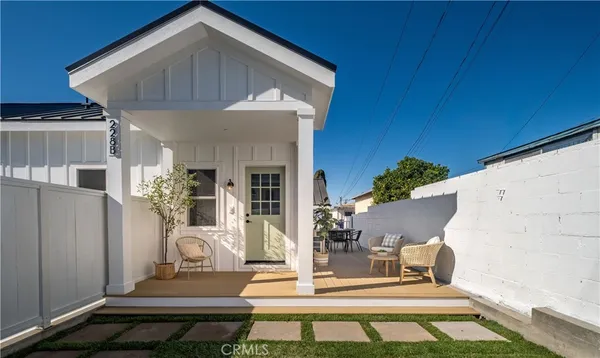 $1,400,000 | 228 B Arena Street, Unit B, El Segundo, CA 90245