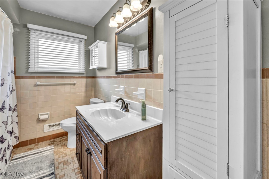 7356 Oakwood Road Parma, OH 44130 - Photo 22 of 45 Gallery Image 22