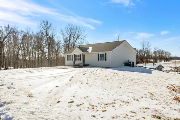 $449,900 | 2307 Dogwood Kelly Road, Hopkinsville, KY 42240