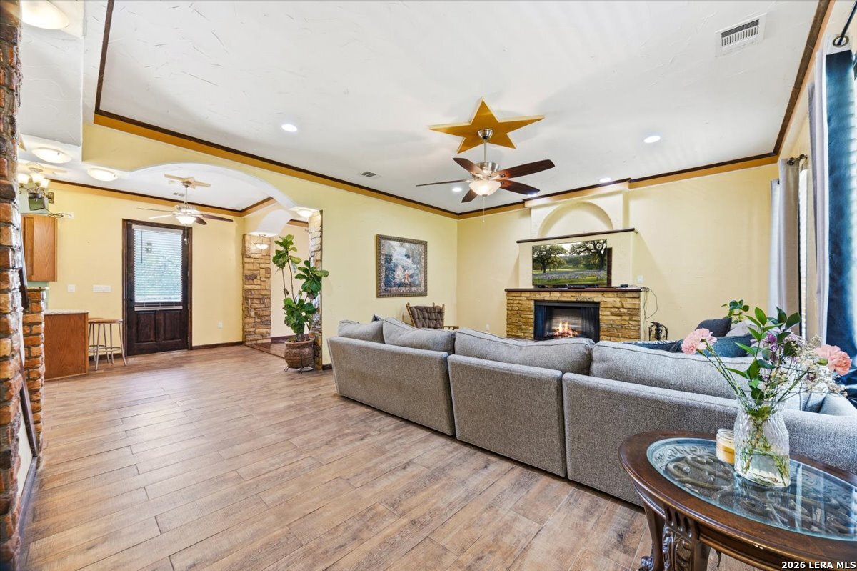 19590 Leal Road San Antonio, TX 78221 - Photo 9 of 42