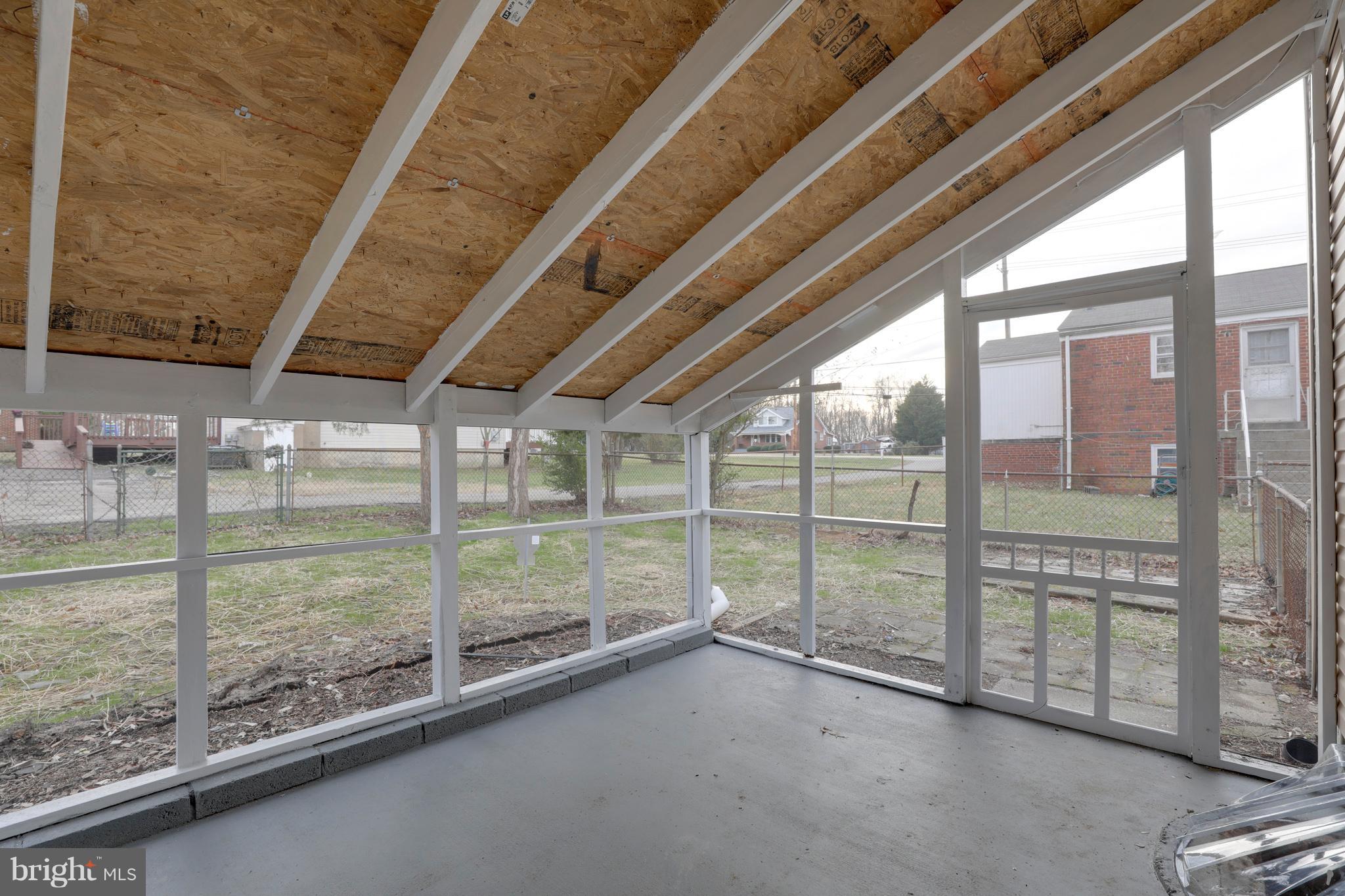 6203 Woodley Road Clinton, MD 20735 - Photo 11 of 38 a view of outdoor space and balcony