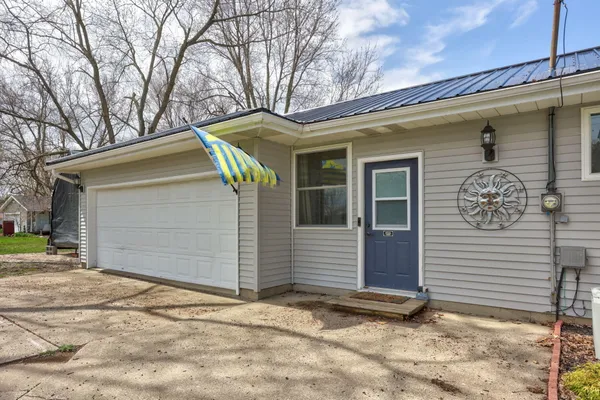 $319,999 | 505 Eaton Street, Breckenridge, MI 48615