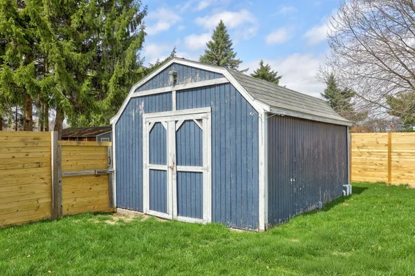 $319,999 | 505 Eaton Street, Breckenridge, MI 48615