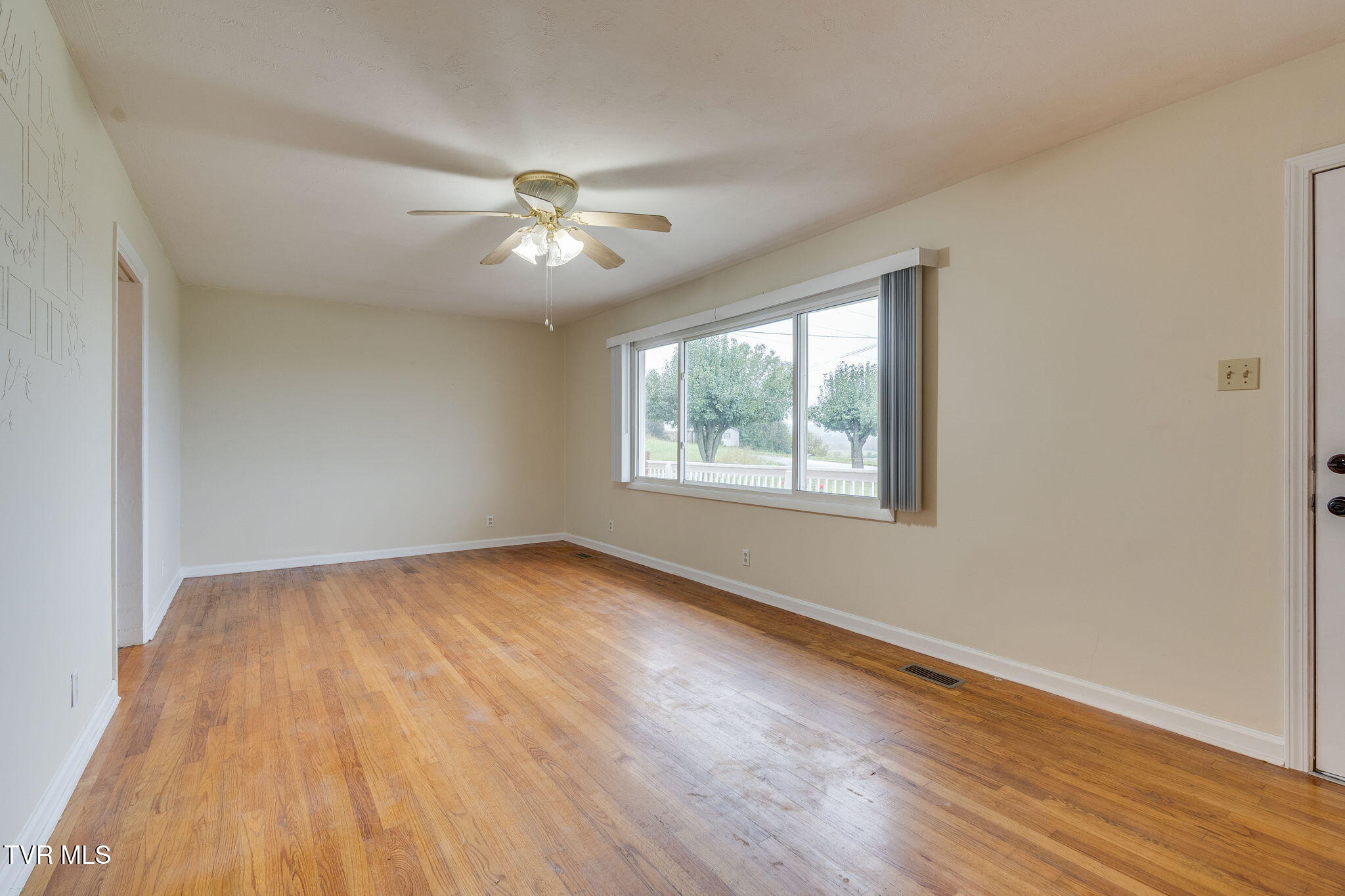 502 River Road Church Hill, TN 37642 - Photo 8 of 47 005