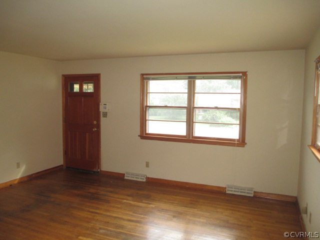 5359 Germain Road Richmond, VA 23224 - Photo 3 of 15 Gallery Image 3