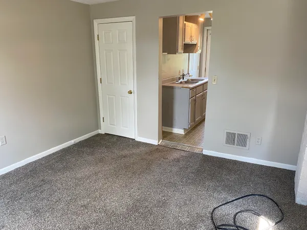 $425,000 | 255 College Avenue, Valparaiso, IN 46383