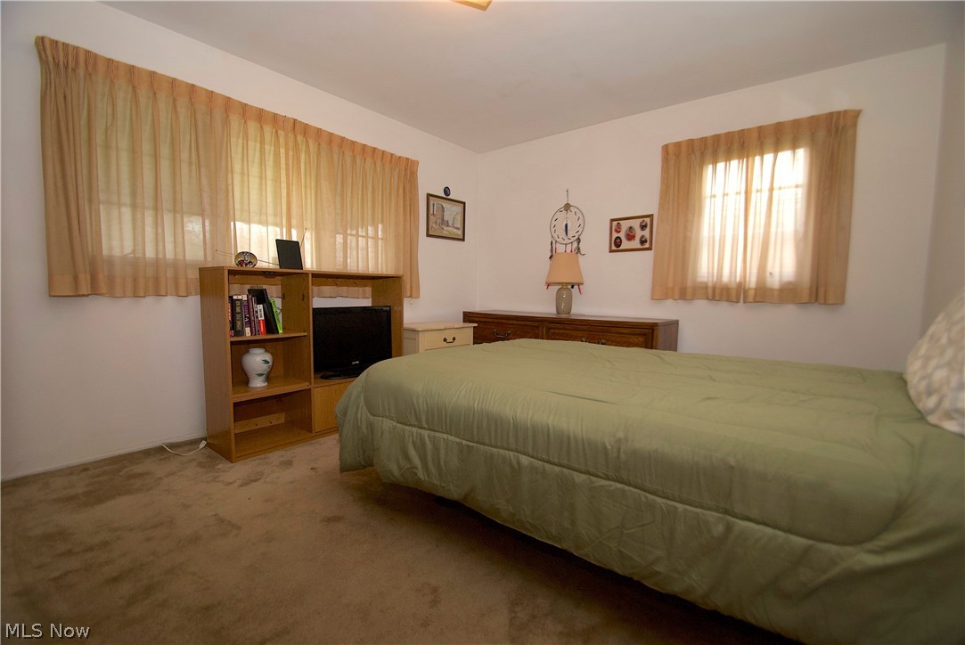1088 Carver Road Cleveland, OH 44112 - Photo 30 of 33