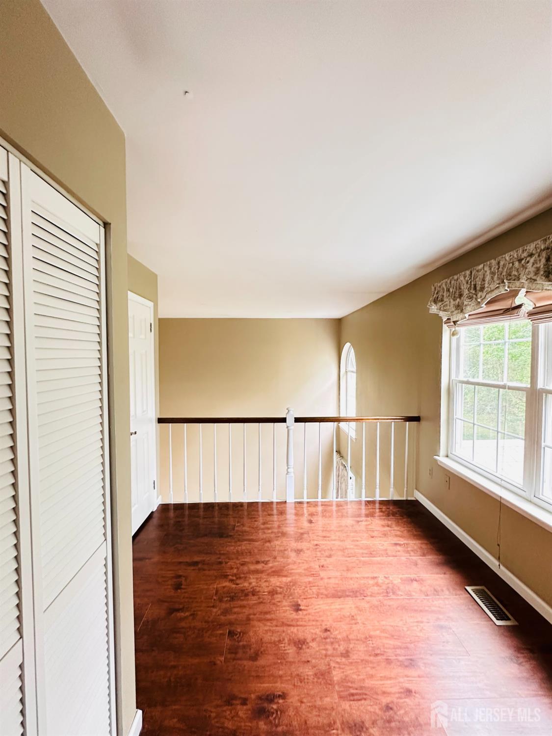 222 Long Meadow Road Bedminster, NJ 07921 - Photo 18 of 26